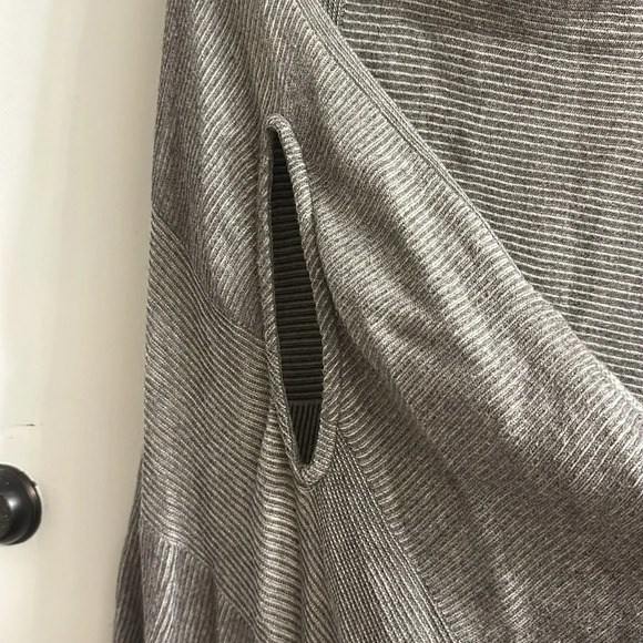 Anthropologie Moth Madison Park Long poncho grey xs/s - Picture 5 of 7